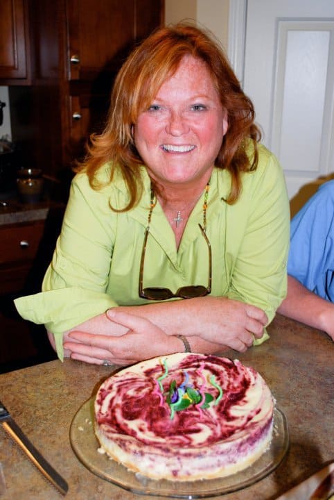 Then Kenz's birthday party wouldn't be complete without a white-chocolate cheesecake made by Aunt Thais.